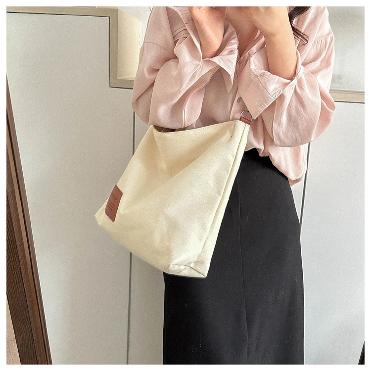 Canvas Bag Women&prime;s Large Capacity Niche Design Popular Texture Handbag Class Straddle Bag