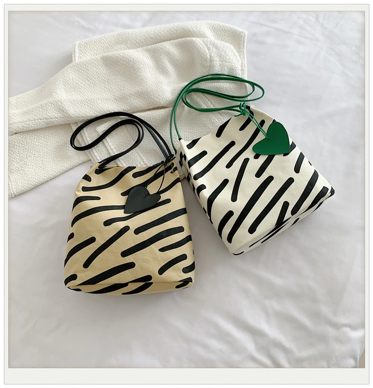 Cross Body Bag with Contrasting Colors Simple Lightweight Large Capacity Tote Bag for Outdoor Use