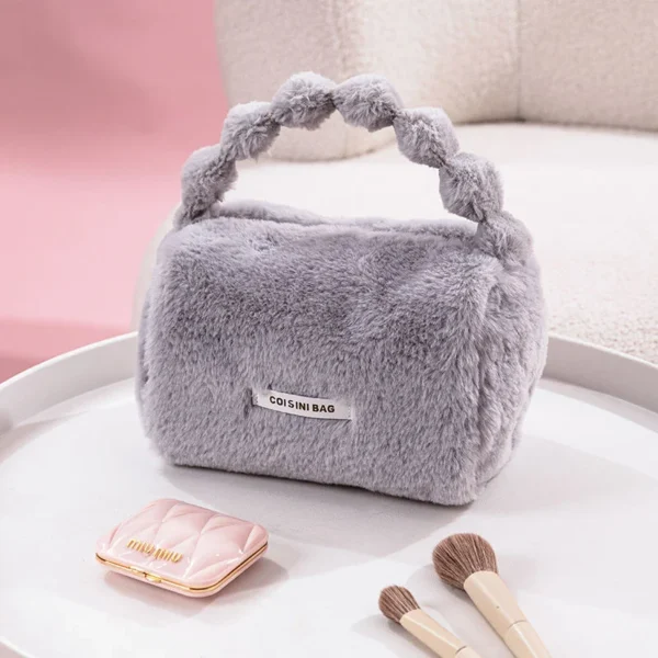 Custom Logo Travel Makeup Bag Cosmetic Storage Bag Furry Hand Bags - Image 5