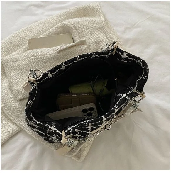 Early Autumn Fashion Casual One Shoulder Minimalist Bag for Class Commuting Tote Bag