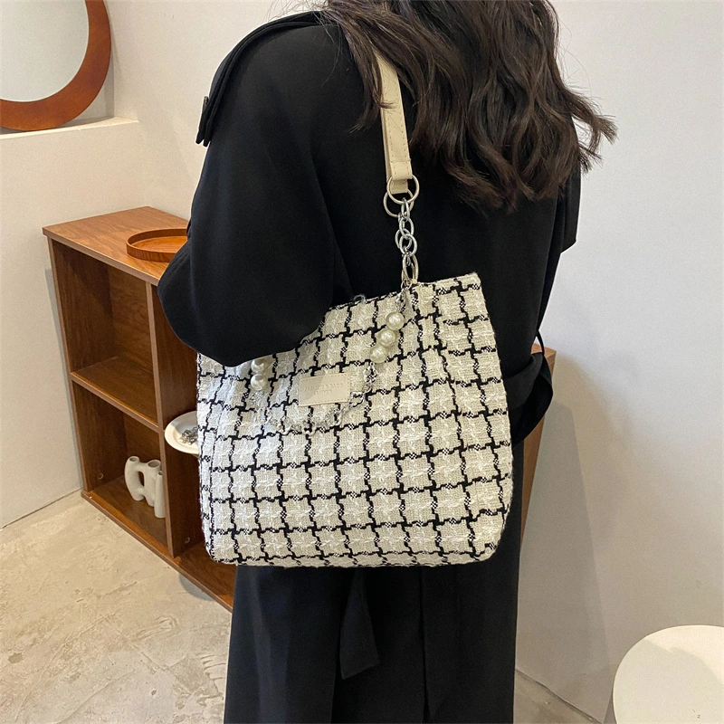 Early Autumn Fashion Casual One Shoulder Minimalist Bag for Class Commuting Tote Bag