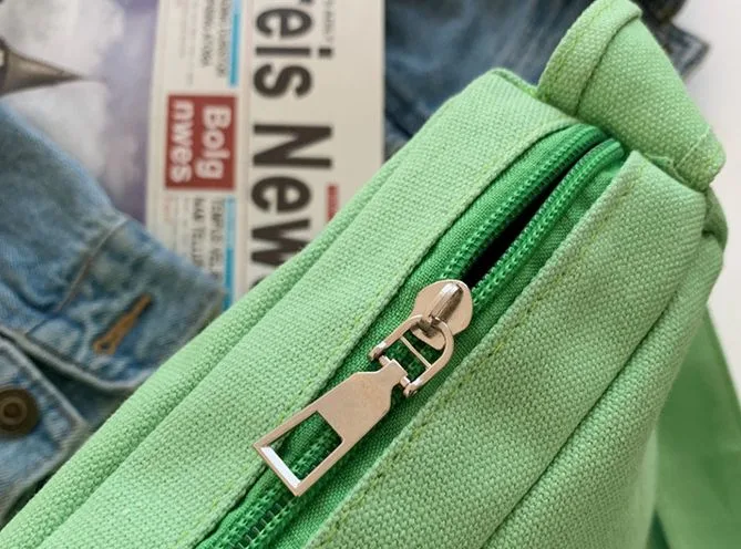 Fashionable and Minimalist Commuting Bag Crossbody Bag Feeling One Shoulder Portable Small Square Bag