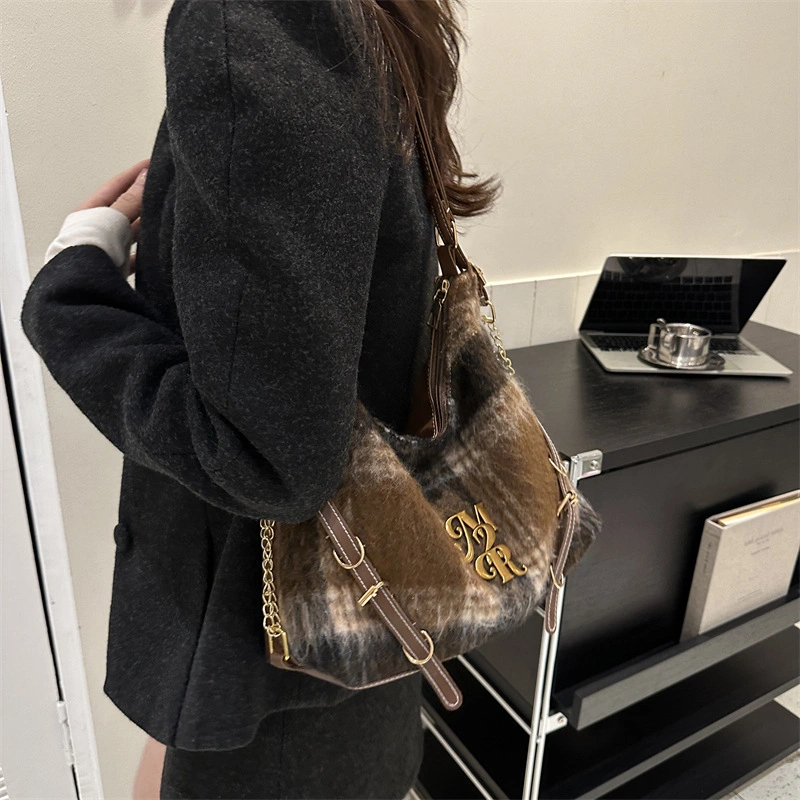 Korean Retro Bag Winter Simple and Fashionable Large Capacity Tote Bag Simple Commuter Bag