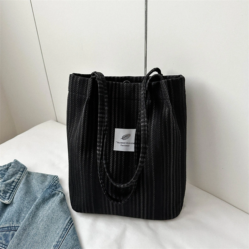 Large Capacity Fashionable Leisure Bag Stylish Korean Version Commuting Single Shoulder Underarm Tote Bag - Image 4
