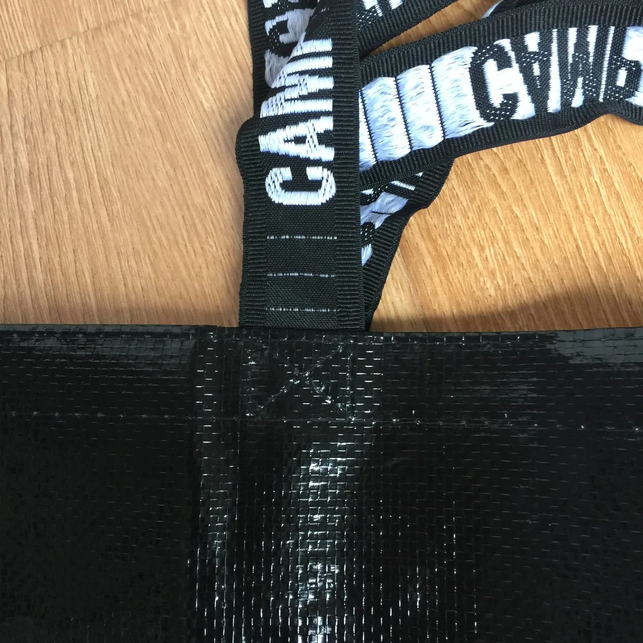 Large Waterproof PP Woven Laminated Shopping Tote Bags with Custom Logos - Image 5