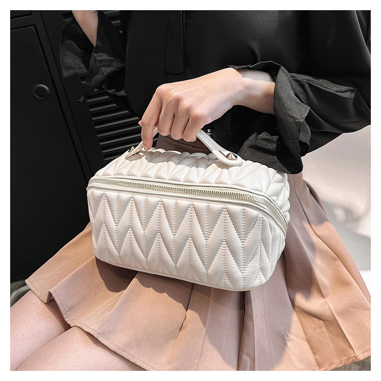 Makeup Bag Portable Soft Pillow Bag Zipper New Zoned Travel Makeup Storage