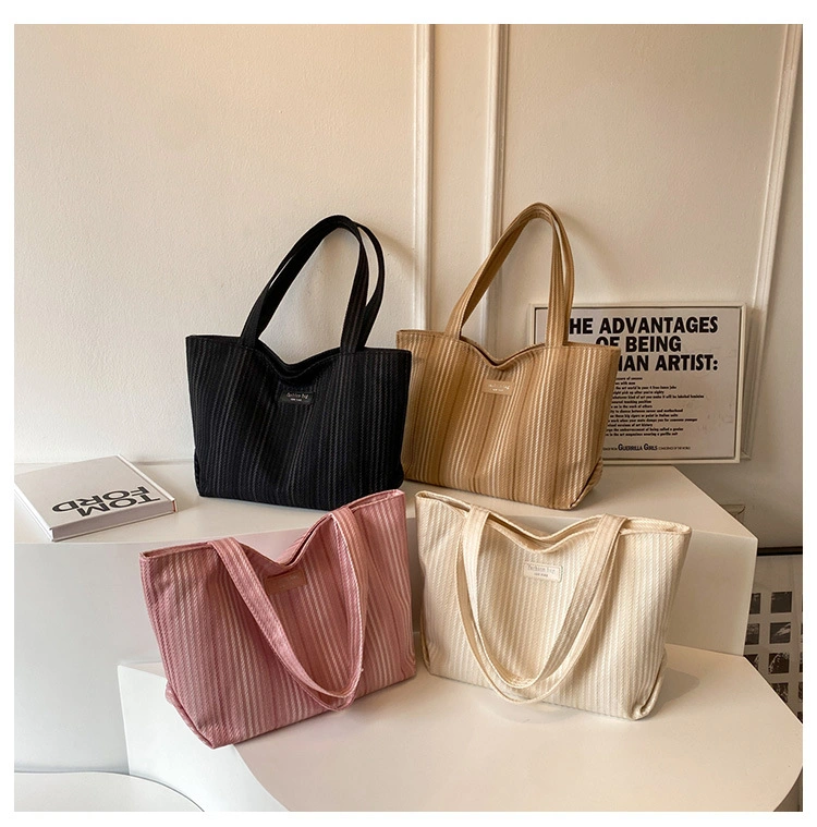 New Casual and Fashionable Underarm Bag, Niche and Minimalist Tote Bag for Women