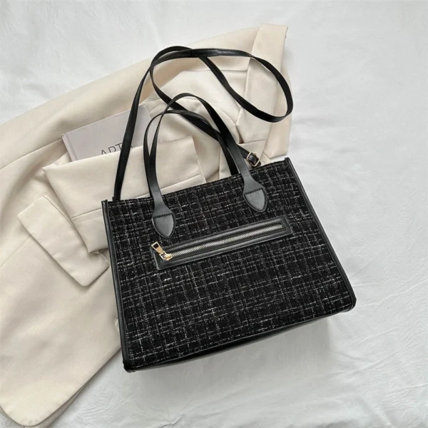 New Niche Design Leisure Commuting Bag Minimalist Shoulder Bag - Image 4