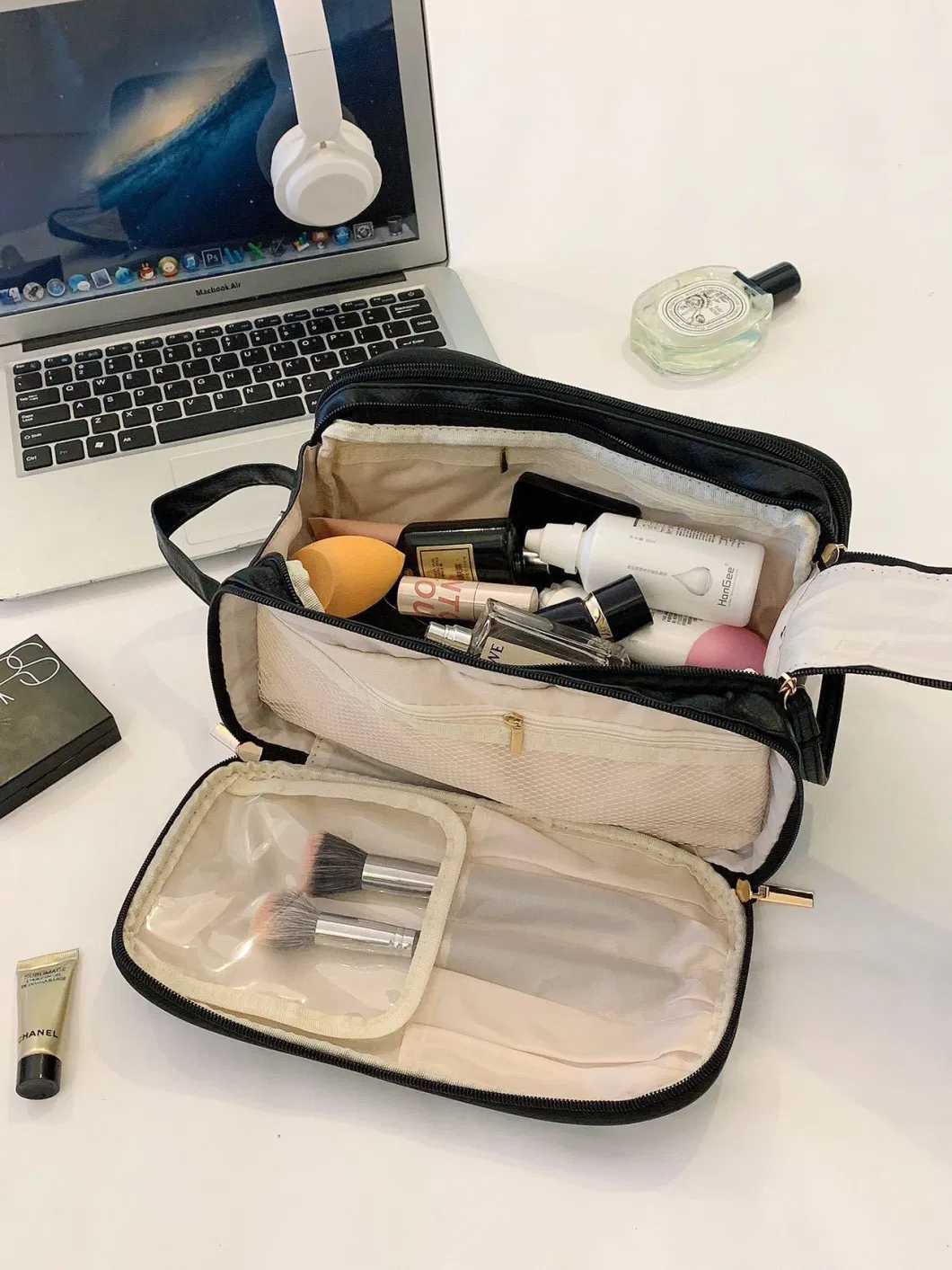 Portable Makeup Bag Makeup Brush Toiletries Skincare Travel Super Hot Storage Bag