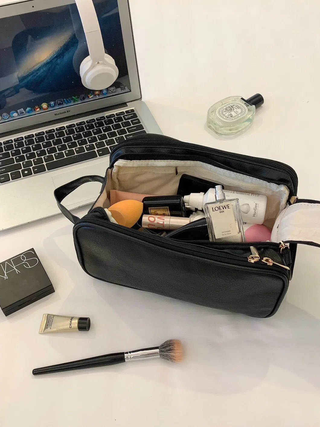 Portable Makeup Bag Makeup Brush Toiletries Skincare Travel Super Hot Storage Bag