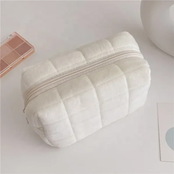 Promotion Gift Travel Accessories Fur Pink Cosmetics Travel Bag Wholesale Custom Makeup Bag - Image 3