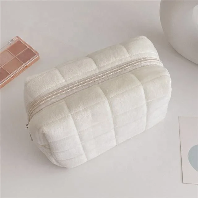 Promotion Gift Travel Accessories Fur Pink Cosmetics Travel Bag Wholesale Custom Makeup Bag