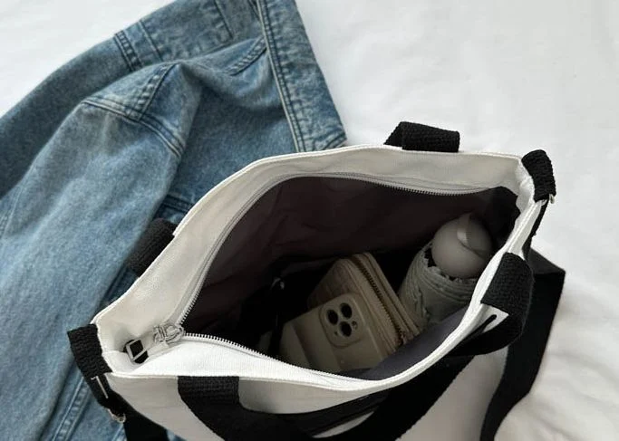Simple Large Capacity Commuter Bag Fashionable Handheld Shoulder Bag for Classroom Tote Bag