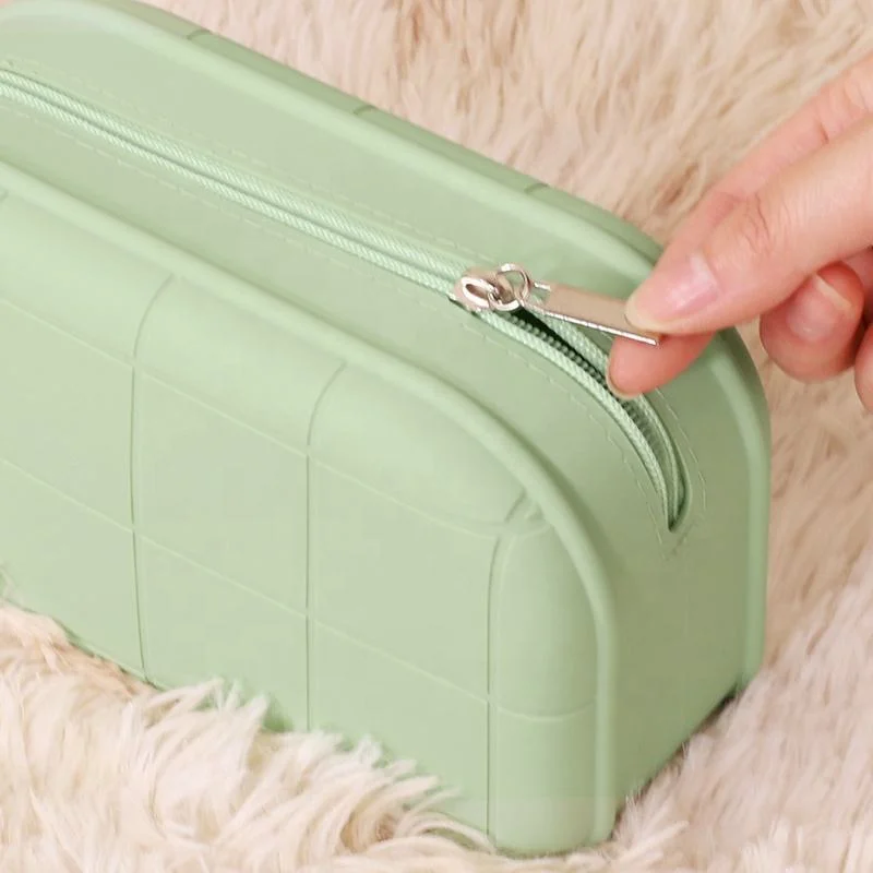 Wholesale Custom Makeup Bags for Women Large Capacity Waterproof Silicone Travel Zipper Cosmetic Bags