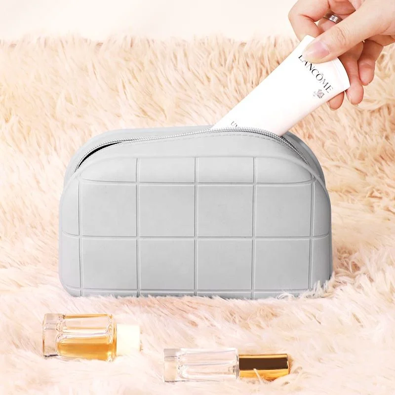 Wholesale Custom Makeup Bags for Women Large Capacity Waterproof Silicone Travel Zipper Cosmetic Bags